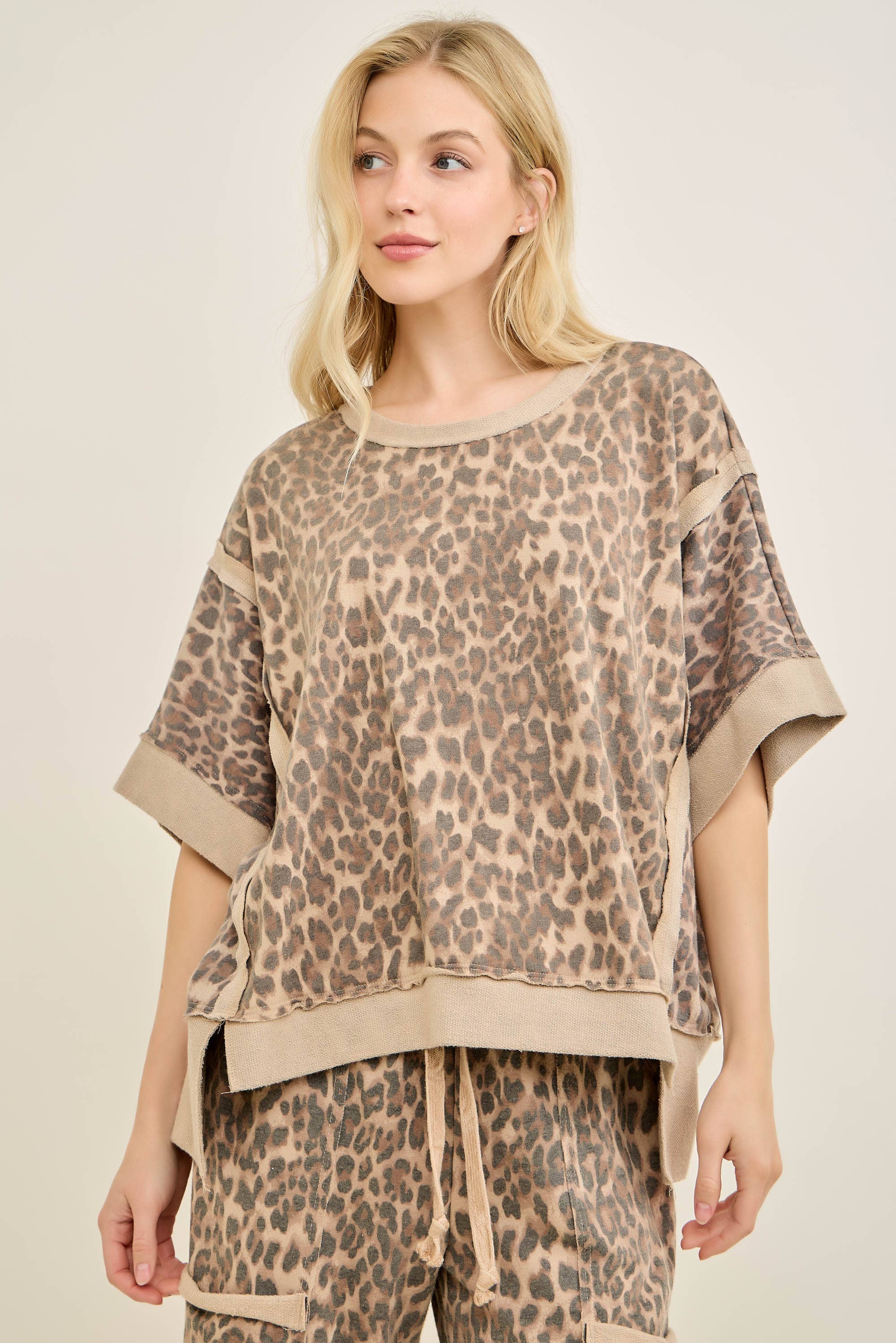 LEOPARD TERRY CREWNECK