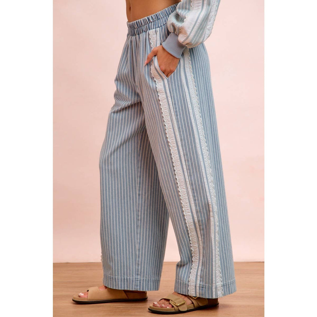 STRIPES LACE CONTRAST SIDED DENIM PANTS