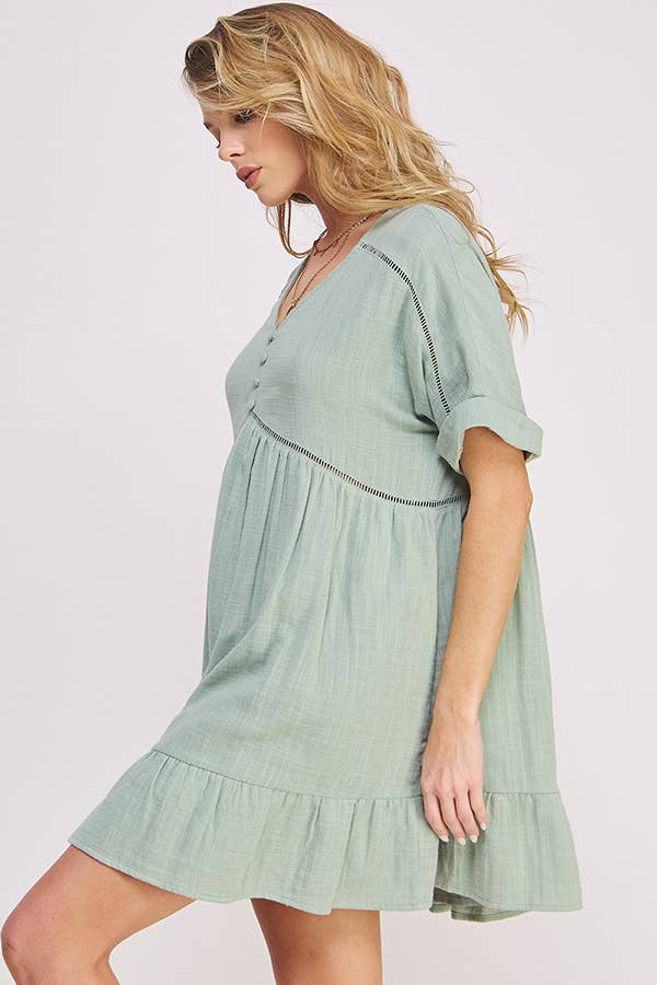 TEXTURED SHORT SLEEVE BUTTON DOWN V-NECK DRESS