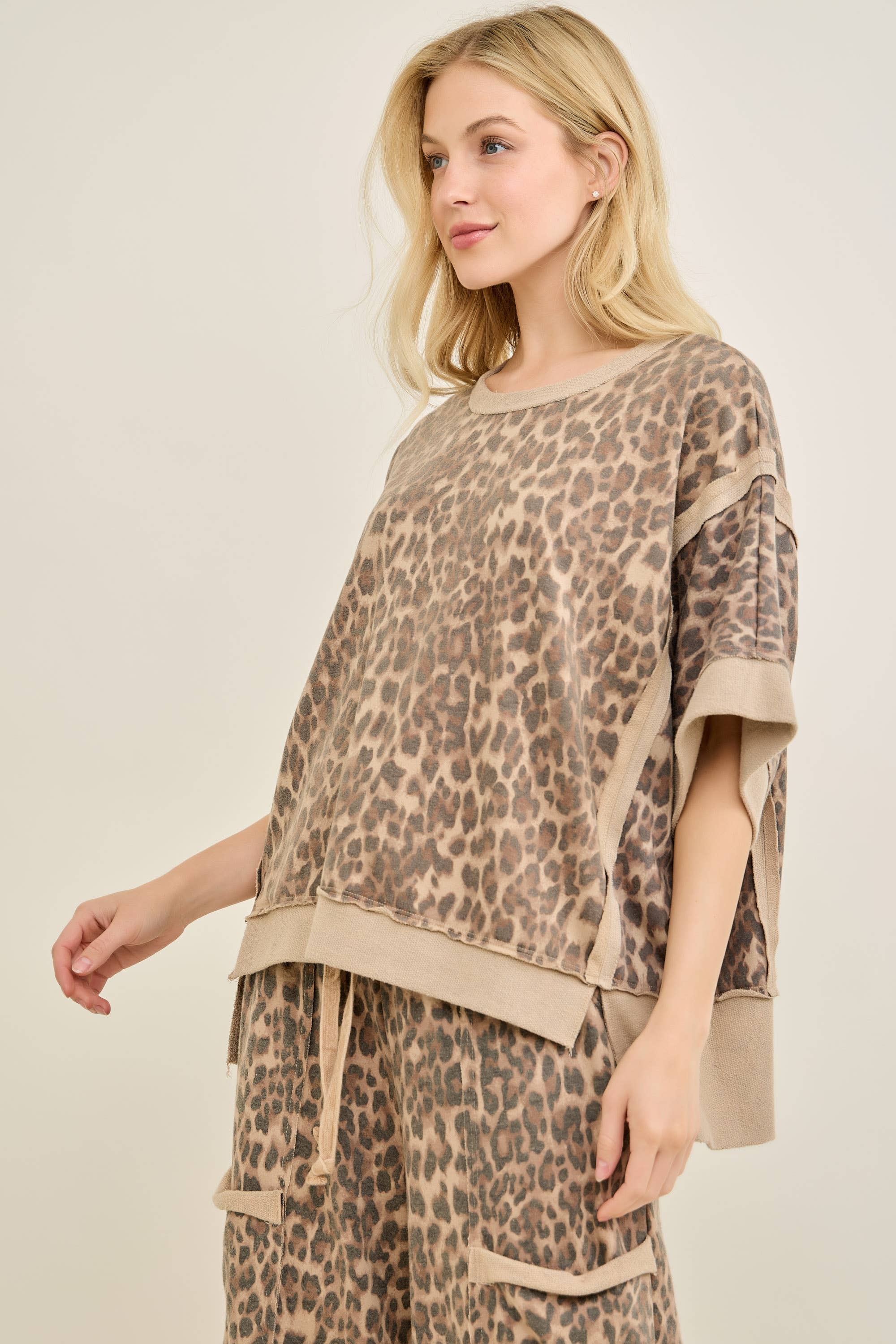 LEOPARD TERRY CREWNECK