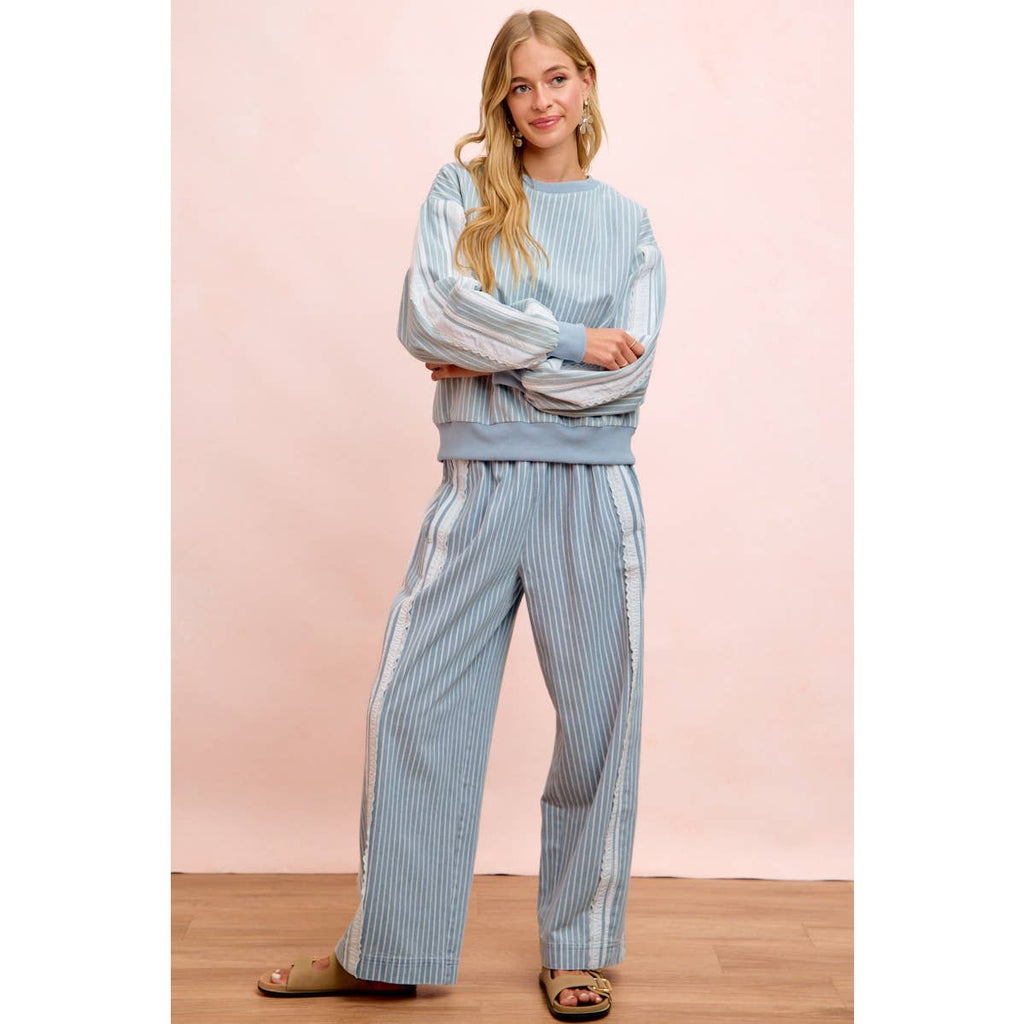 STRIPES LACE CONTRAST SIDED DENIM PANTS