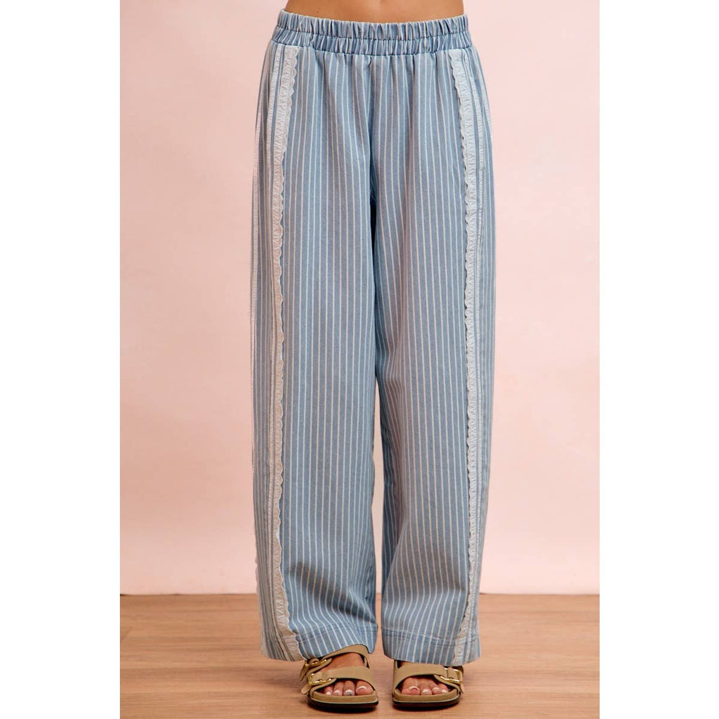 STRIPES LACE CONTRAST SIDED DENIM PANTS