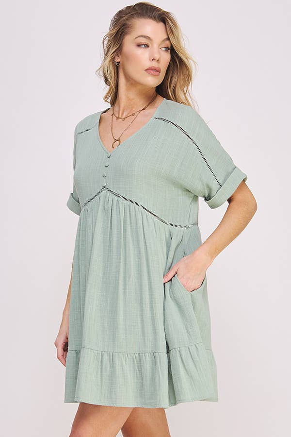 TEXTURED SHORT SLEEVE BUTTON DOWN V-NECK DRESS