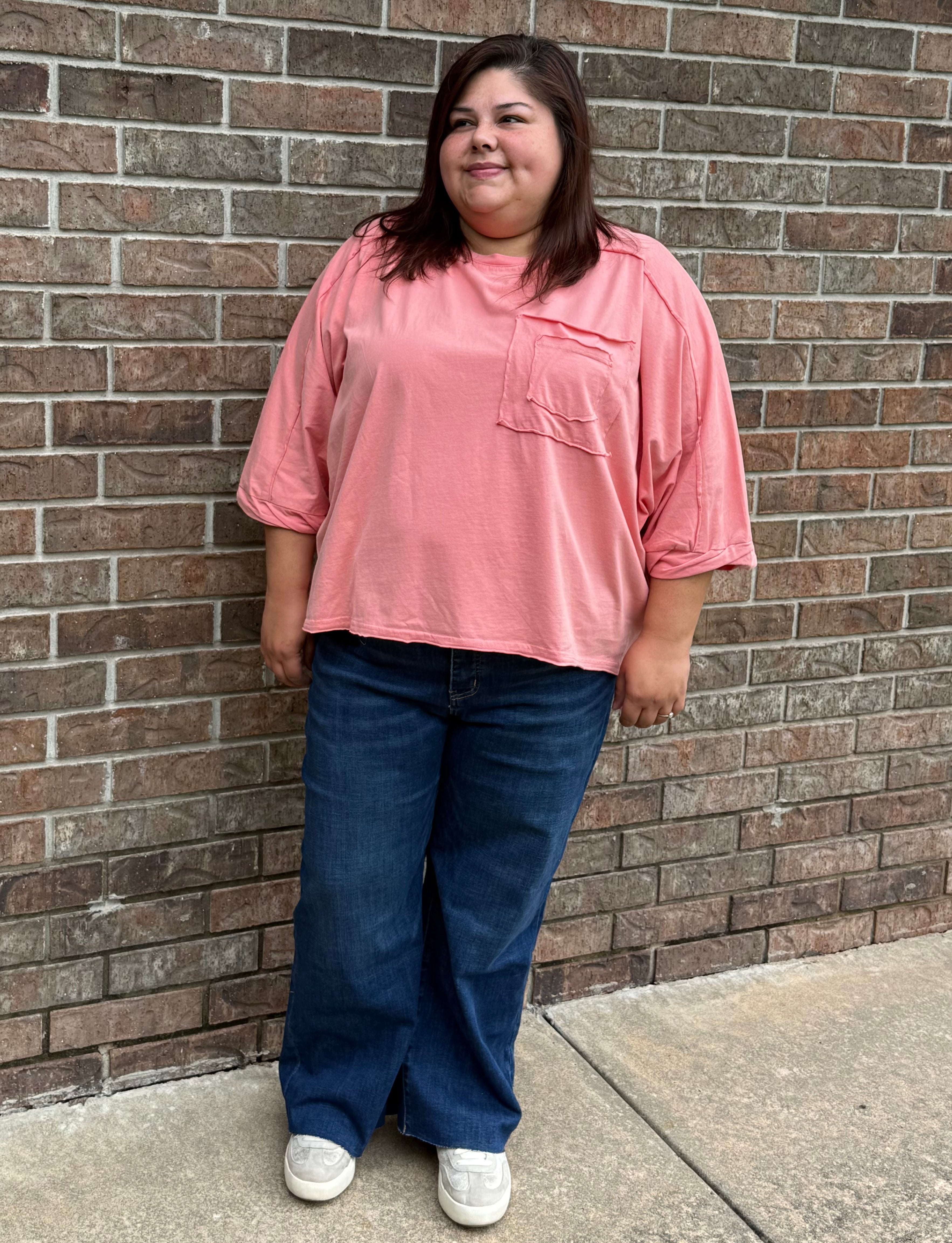 CORAL SCOOP NECK OVERSIZED ACID WASH TEE