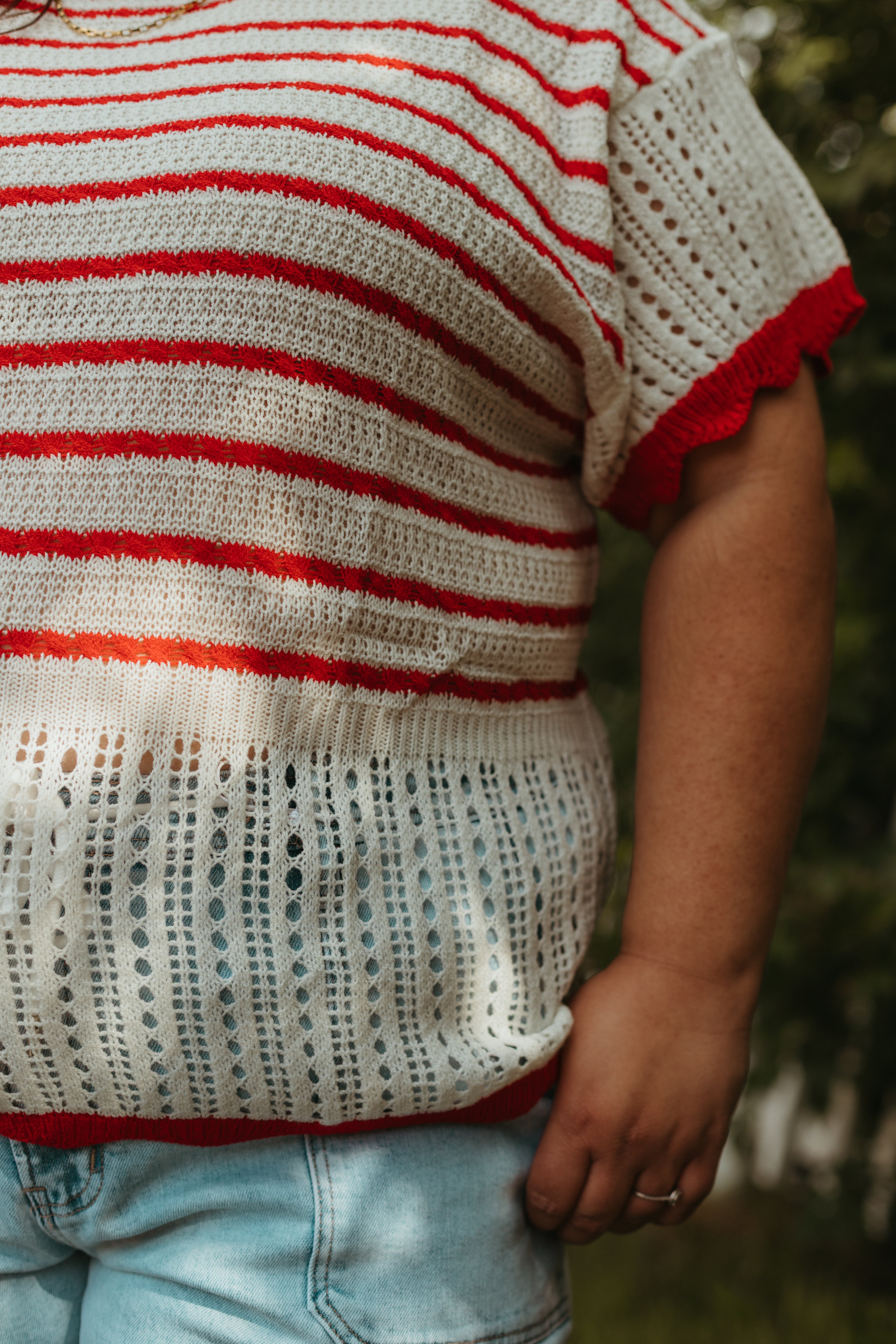 FLUTTER SLEEVE SWEATER TOP