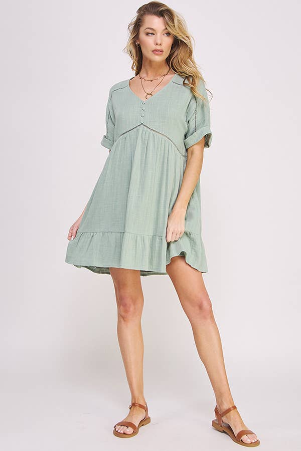 TEXTURED SHORT SLEEVE BUTTON DOWN V-NECK DRESS
