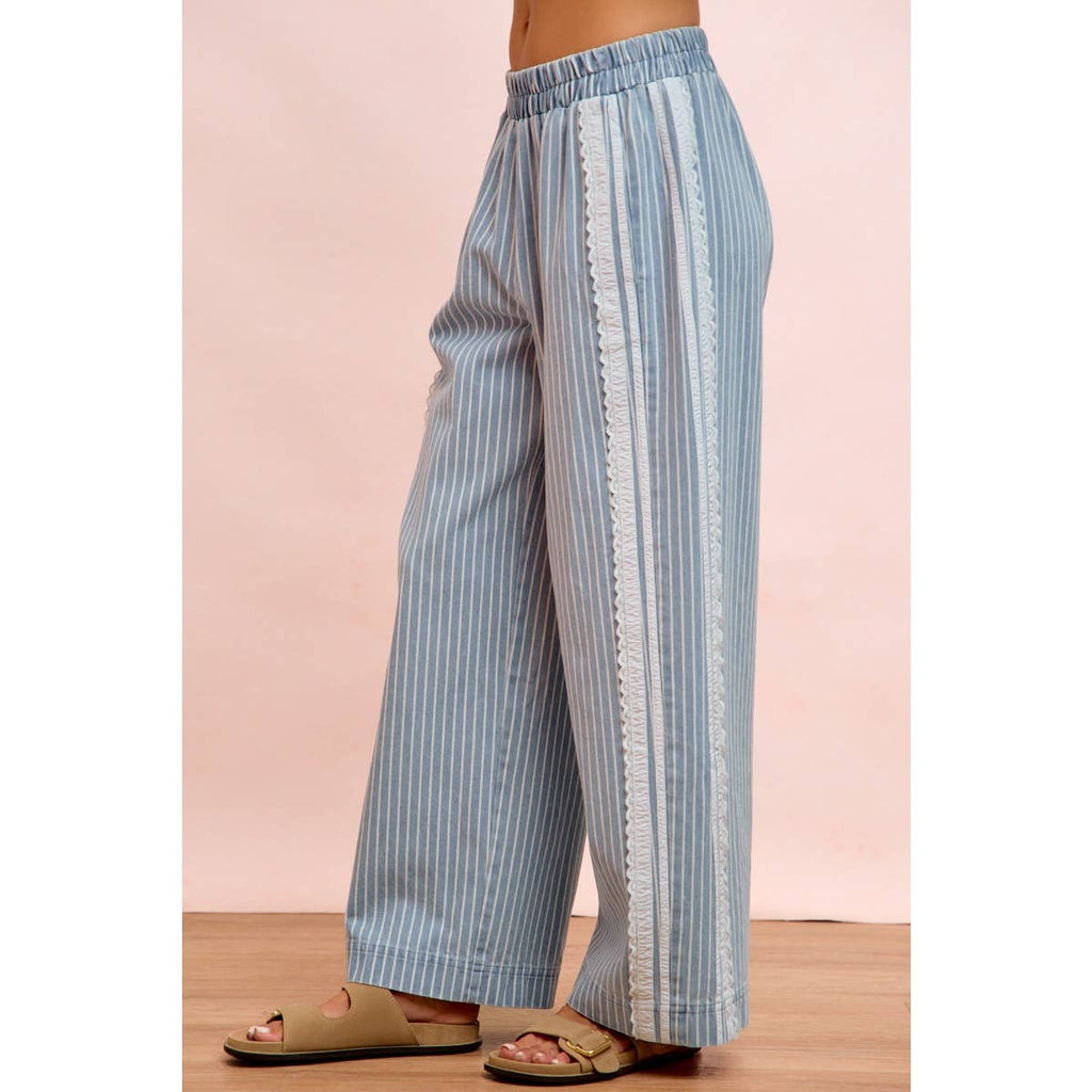 STRIPES LACE CONTRAST SIDED DENIM PANTS
