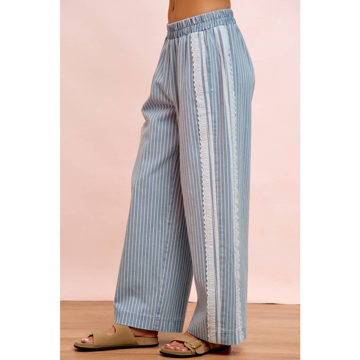 STRIPES LACE CONTRAST SIDED DENIM PANTS