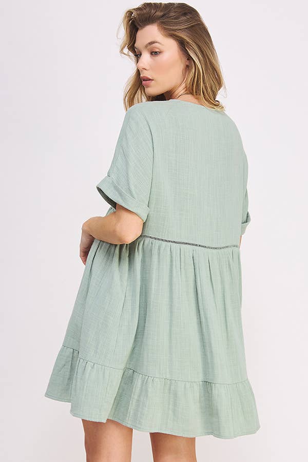 TEXTURED SHORT SLEEVE BUTTON DOWN V-NECK DRESS