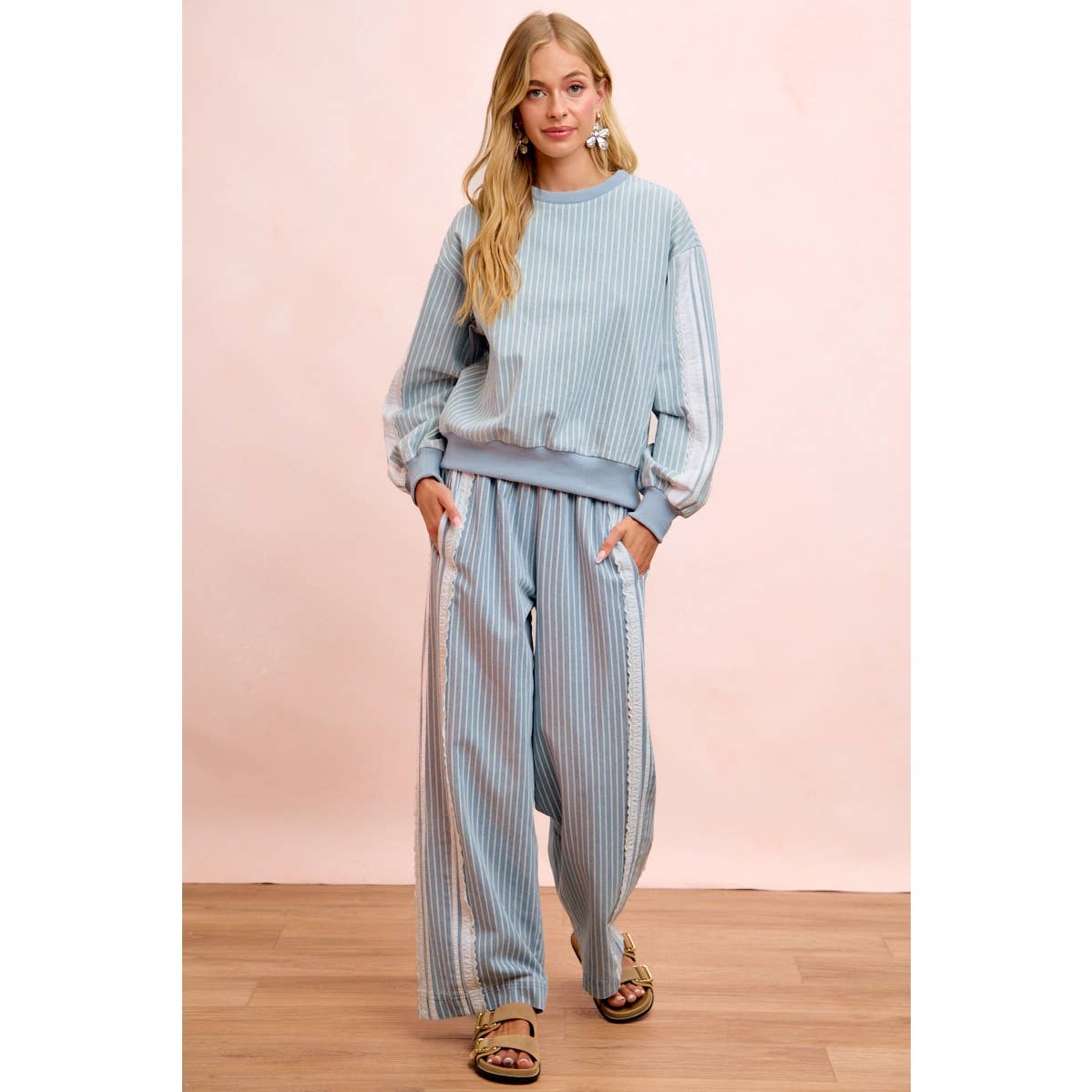STRIPES LACE CONTRAST SIDED DENIM PANTS