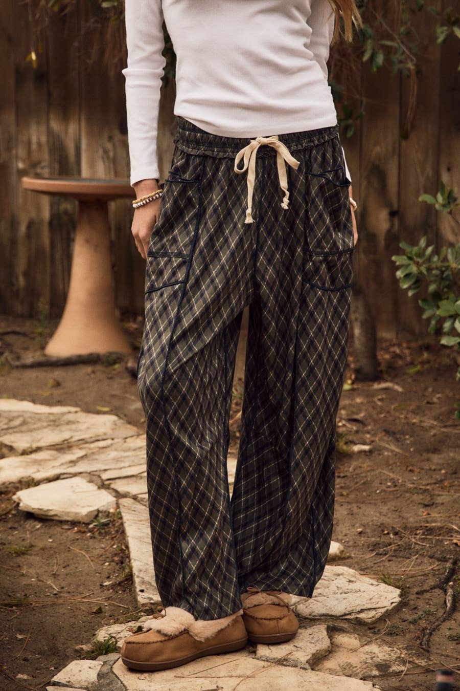 OLIVE DIAMOND PANTS