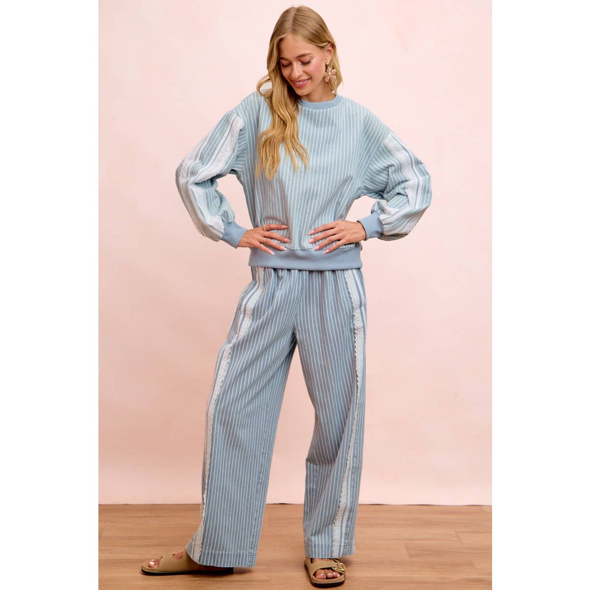 STRIPES LACE CONTRAST SIDED DENIM PANTS